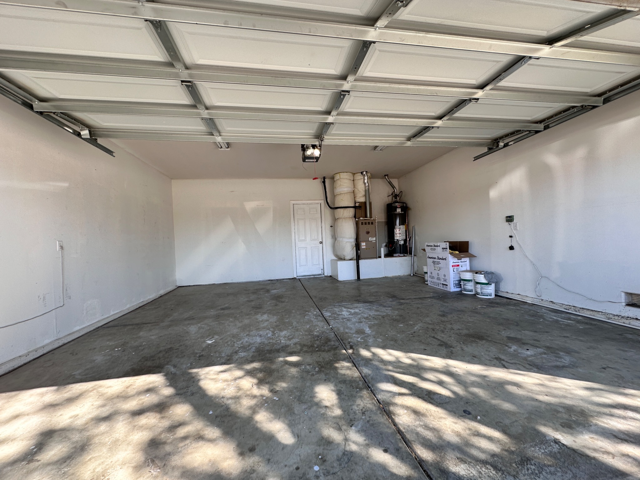 Garage at 16320 Avenida Monteflora