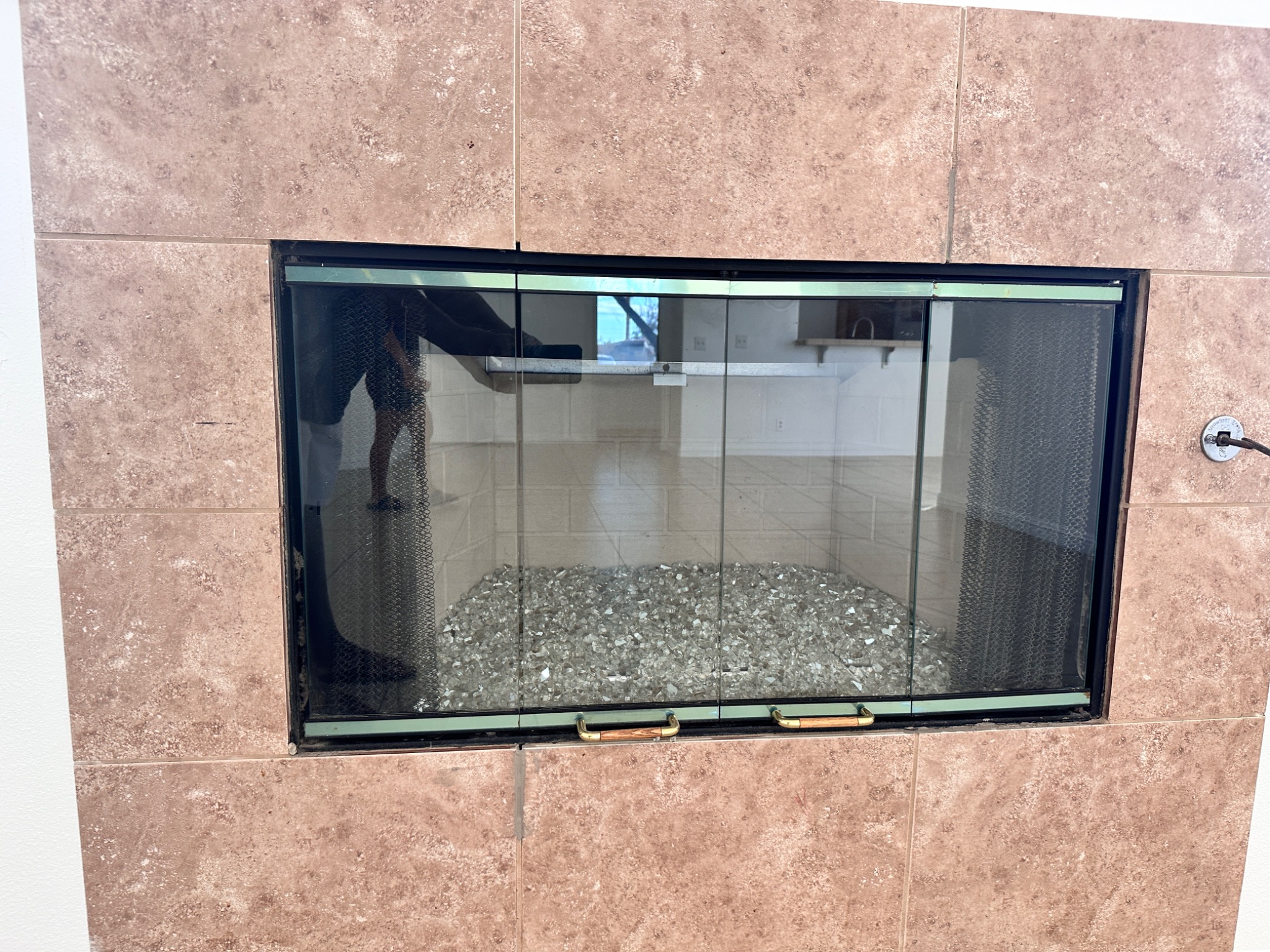 Shower at 16320 Avenida Monteflora