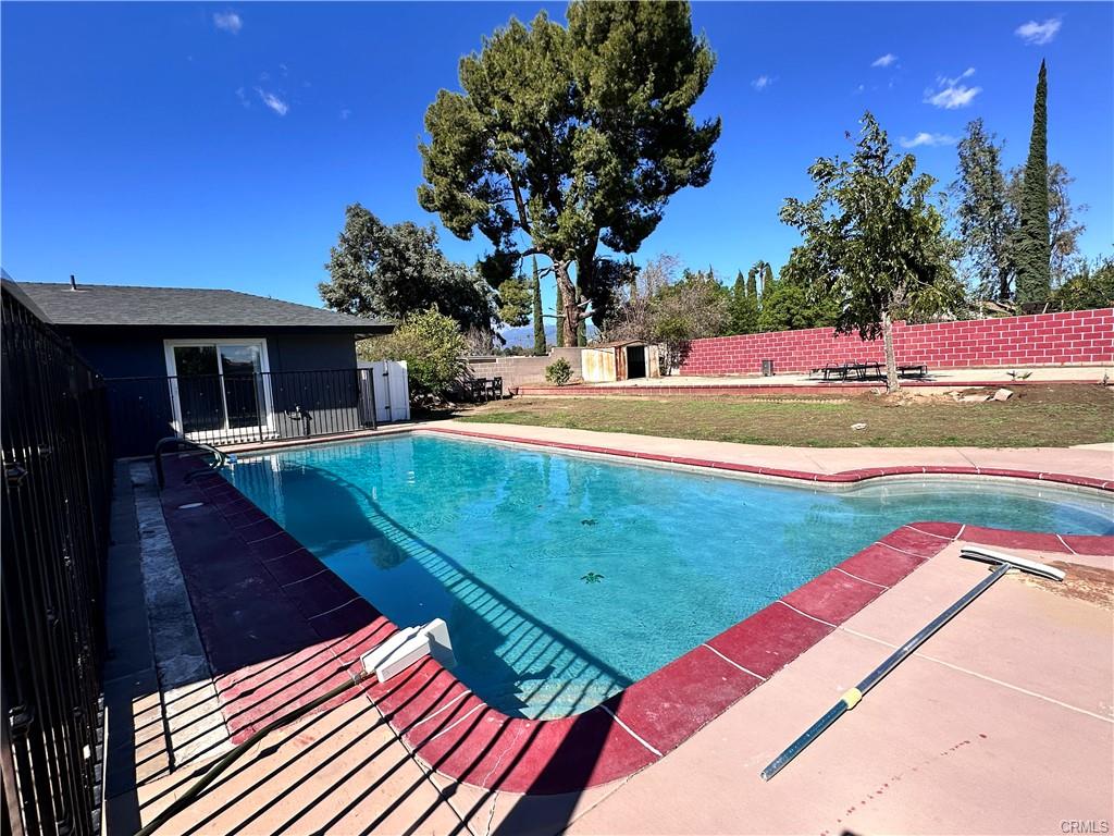 386 E Van Koevering main house · Photo 4
